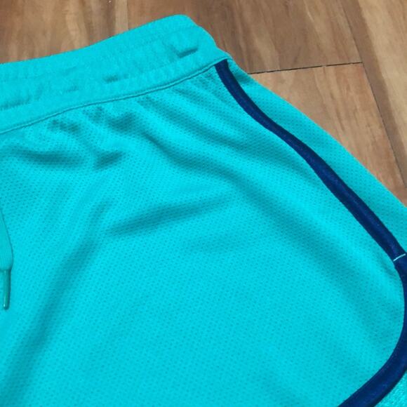 Under Armour Green Semi-Fitted Shorts - Picture 4 of 9